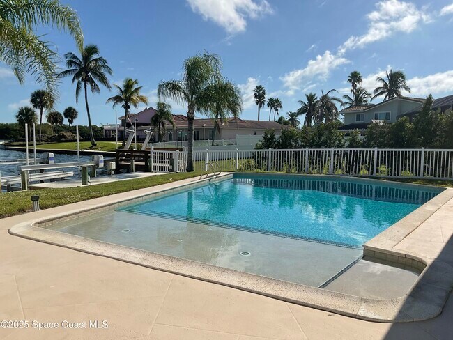 Building Photo - 215 Andros Ave