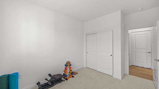 Building Photo - 6123 Valentina Wy