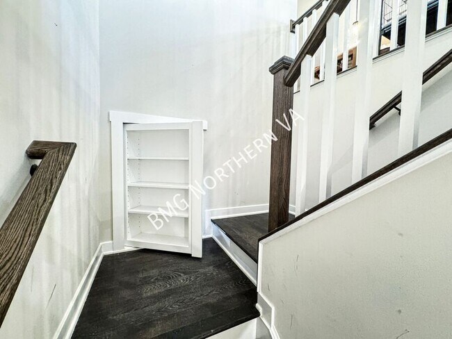 Building Photo - 1636 Kirkman St