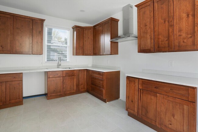 Building Photo - Renovated 2 bedroom 1 bathroom with office space Baldwin Park