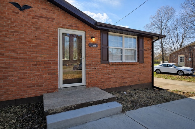 Building Photo - Charming 3 Bedroom 1 Bathroom Brick Home