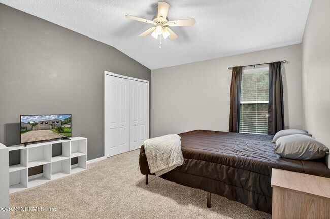 Building Photo - 2038 Creekmont Dr