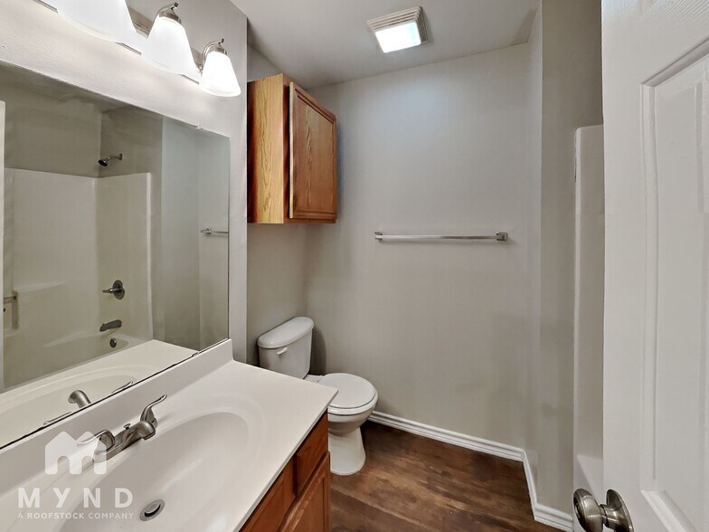 Building Photo - 5417 Harvard St