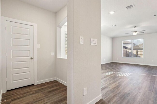 Building Photo - 14230 Rolling Pastures Dr
