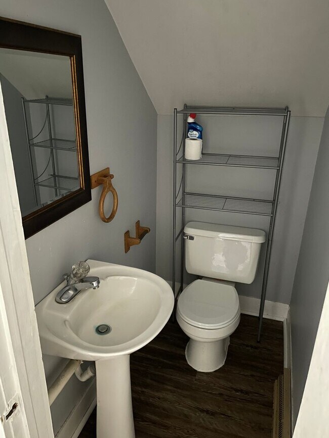 Building Photo - 4-5 bedroom home in Franklinville