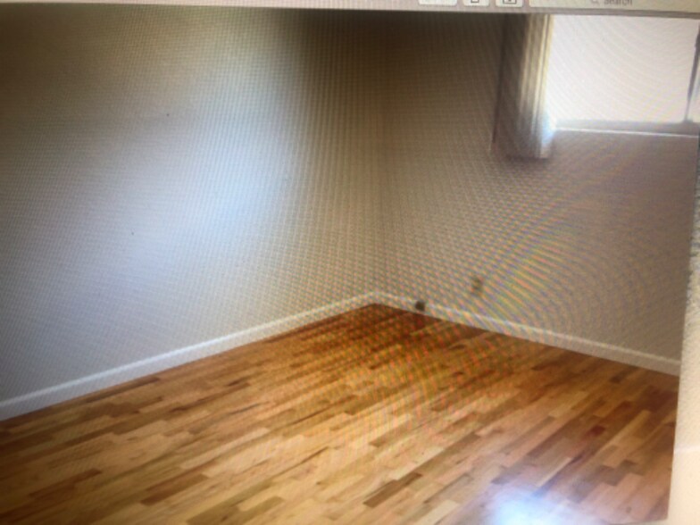 Building Photo - 2399 Karen Dr