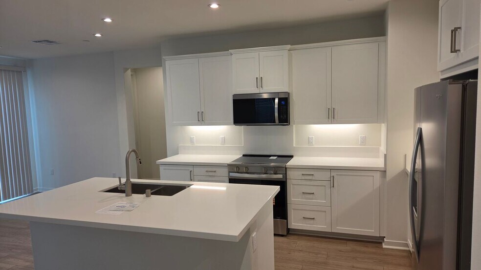 Building Photo - 6333 Sierra Vis Ln