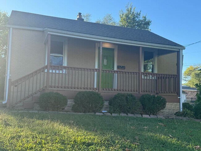 Primary Photo - 3 Bed, 1 Bath House in Award Winning Webst...