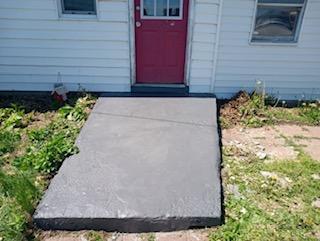 Building Photo - 210 E Main St