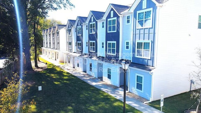 Building Photo - 4122 Salient St