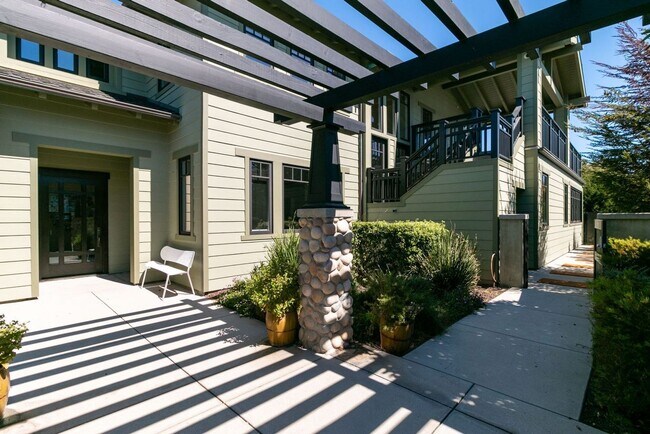 Building Photo - 1520 Mandalay Beach Rd