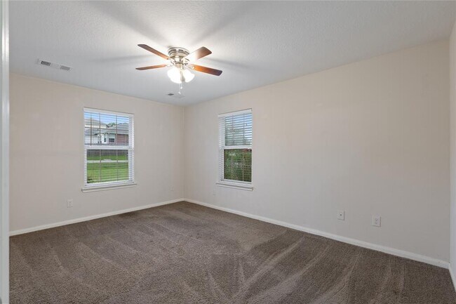 Building Photo - 12502 Hackberry Dr