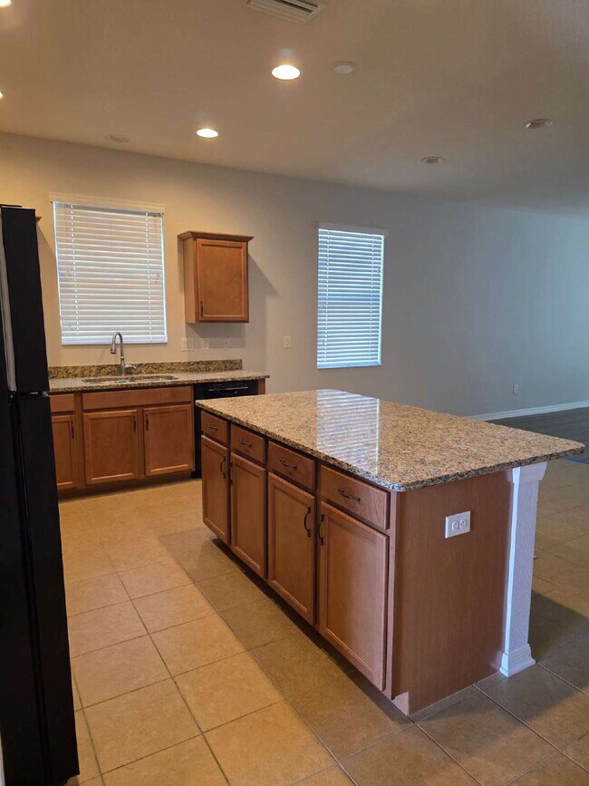 Building Photo - Very nice house in Ashton Oaks for rent