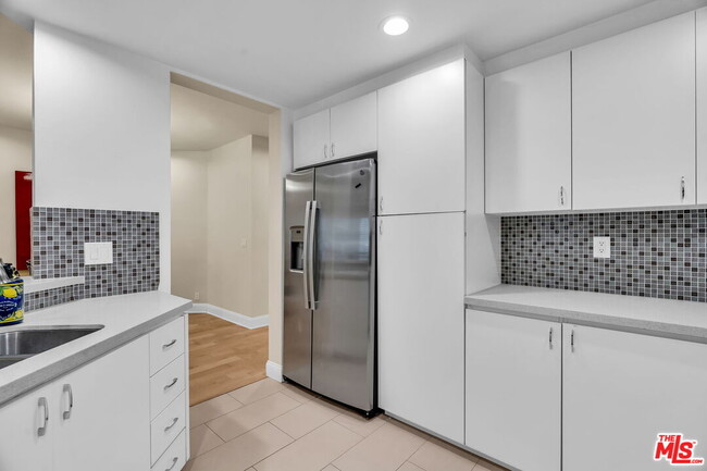 Building Photo - 12000 Goshen Ave