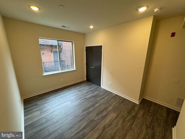Building Photo - 5426 Chancellor St