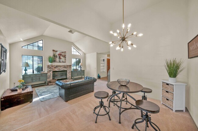 Building Photo - 3622 Canterbury Dr