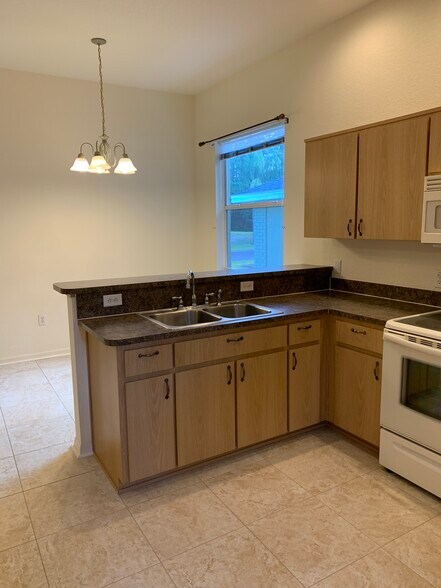 Building Photo - 5841 Cherry Ridge Pl