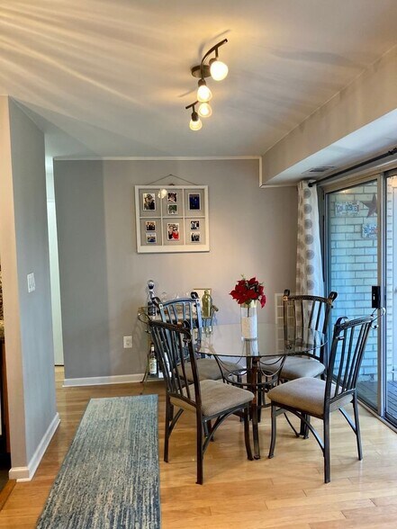 Building Photo - 12209 Braxfield Ct