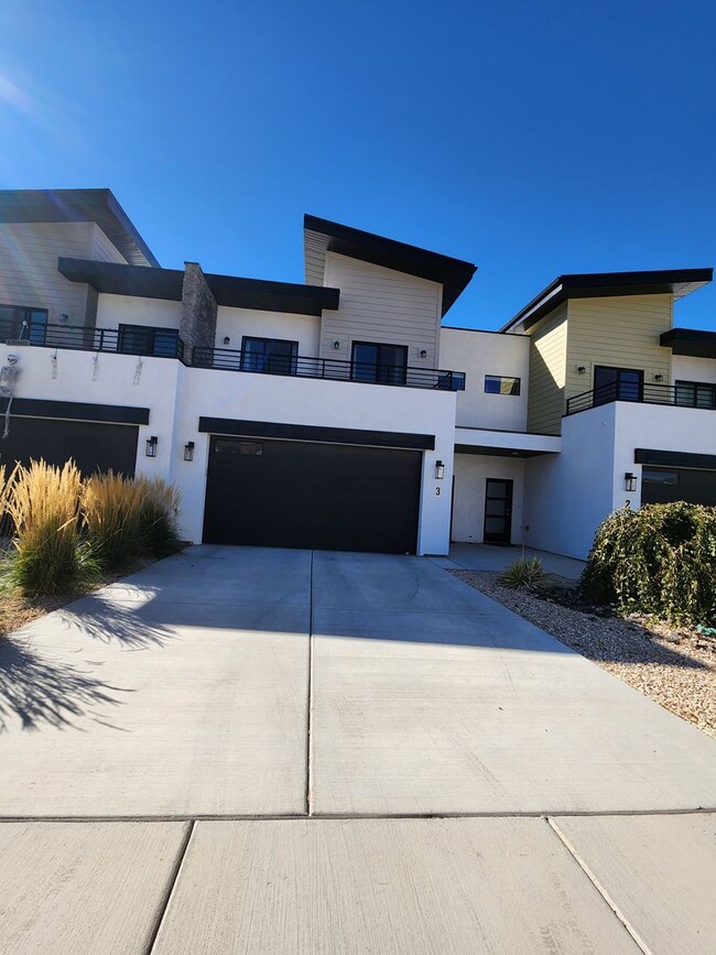 Primary Photo - Modern 3-Bedroom Home with Balcony for Ren...