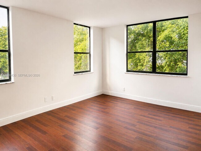 Building Photo - 10000 Bay Harbor Terrace