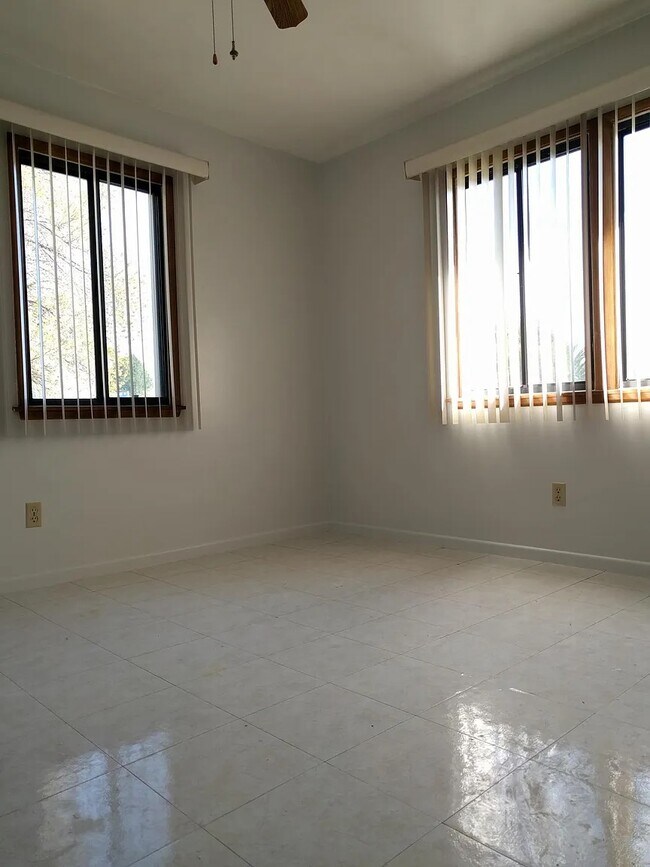 Building Photo - 23301 Hamlin St