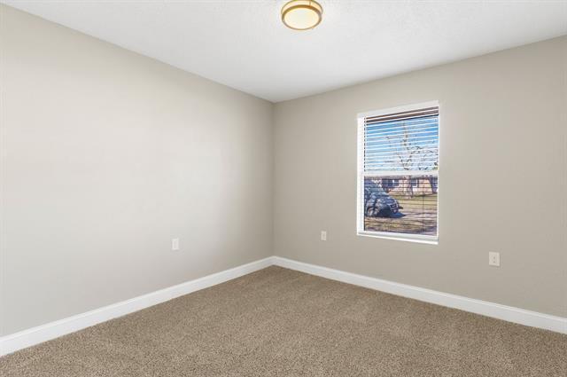 Building Photo - 714 Pleasant Valley Rd