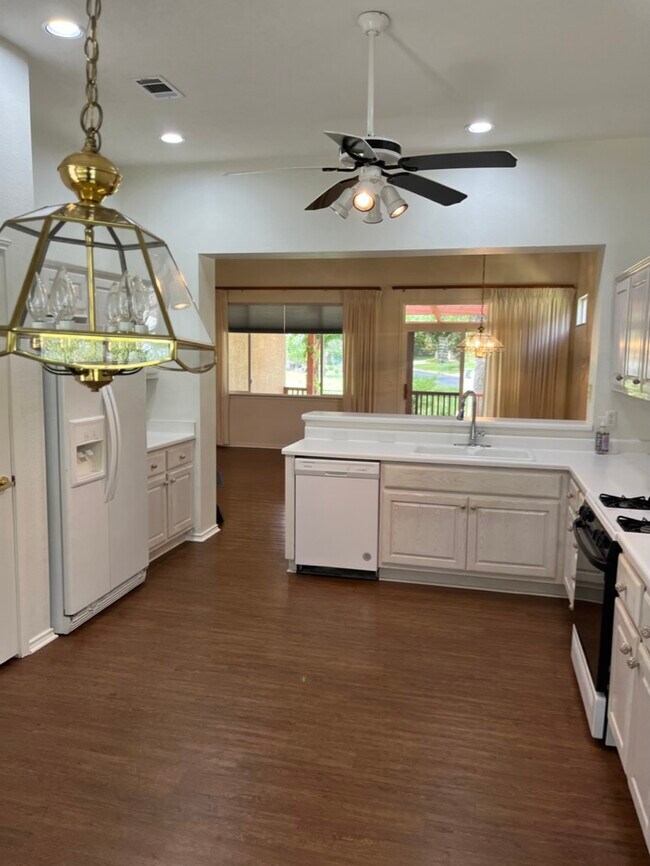 Kitchen - 127 Rain Lily Ln