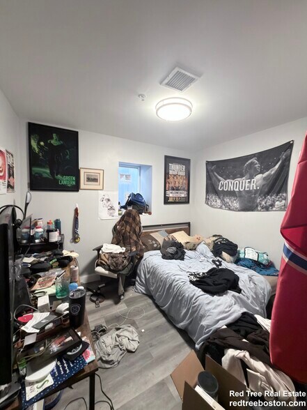 Building Photo - 156 Hillside St