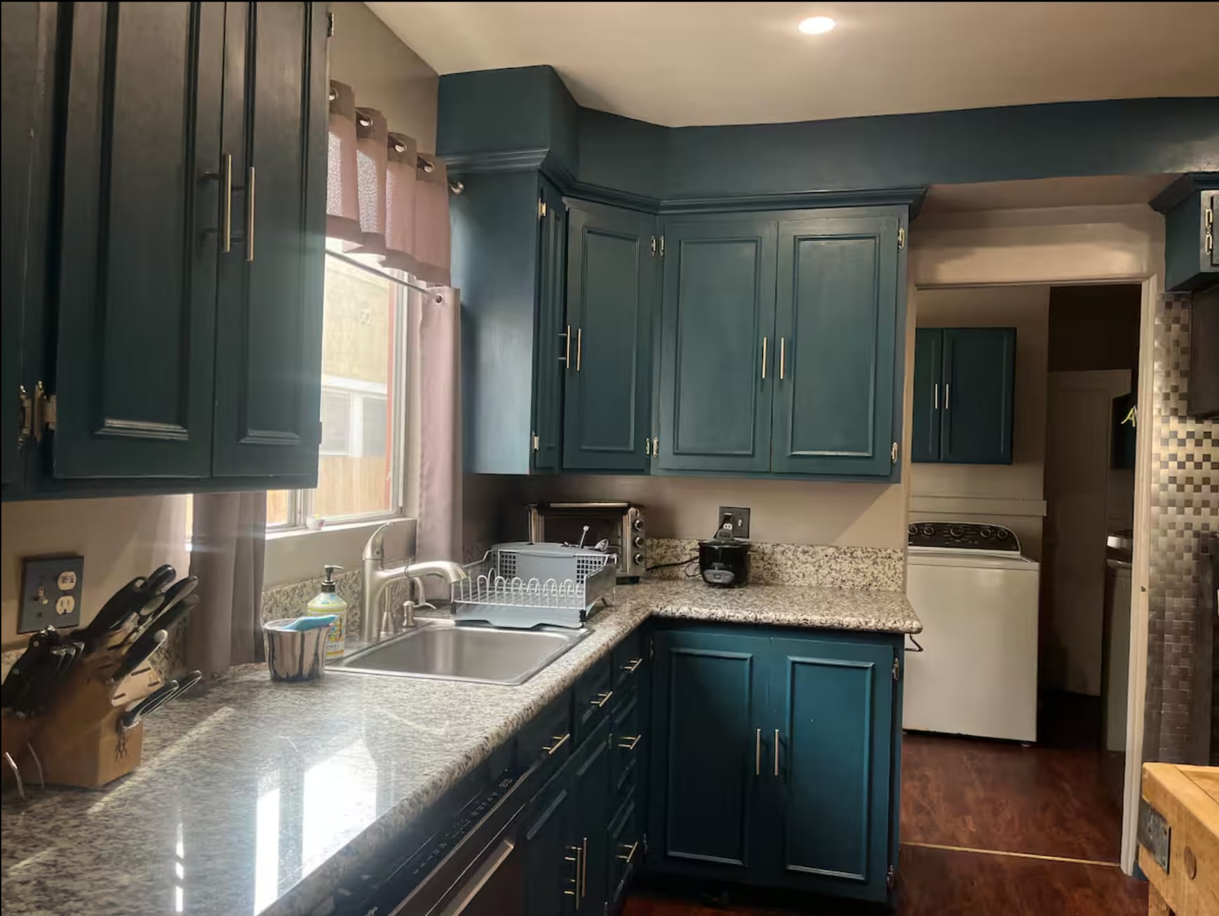 Kitchen - 1238 Meadowbrook Ave