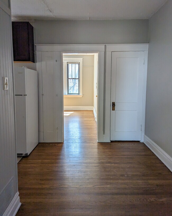 Dining Area - 4547 Shenandoah Ave