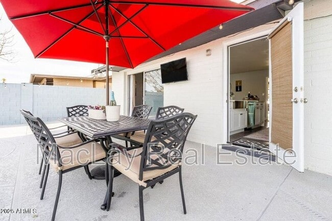 Building Photo - 2430 E Hermosa Dr