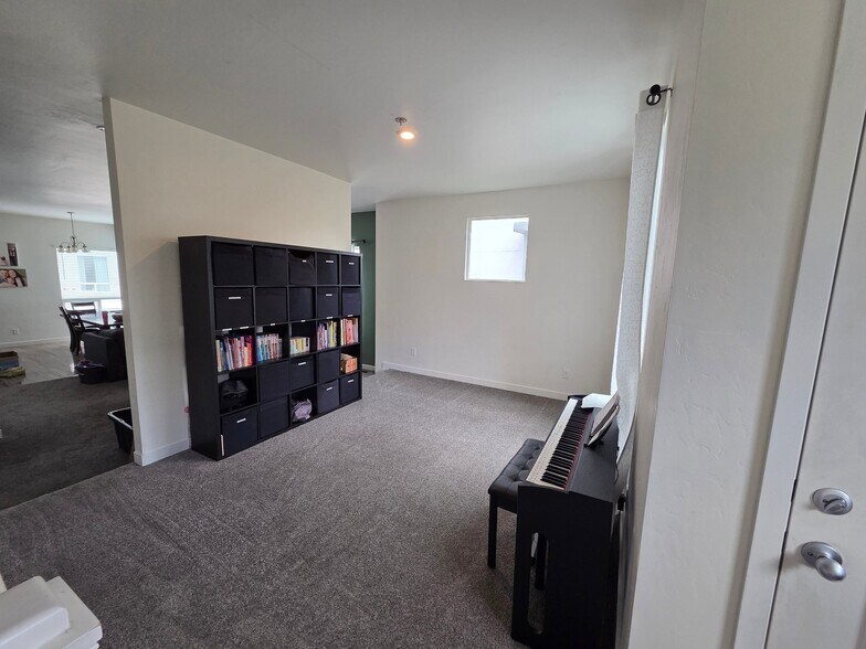 Building Photo - 5097 Laureston Way