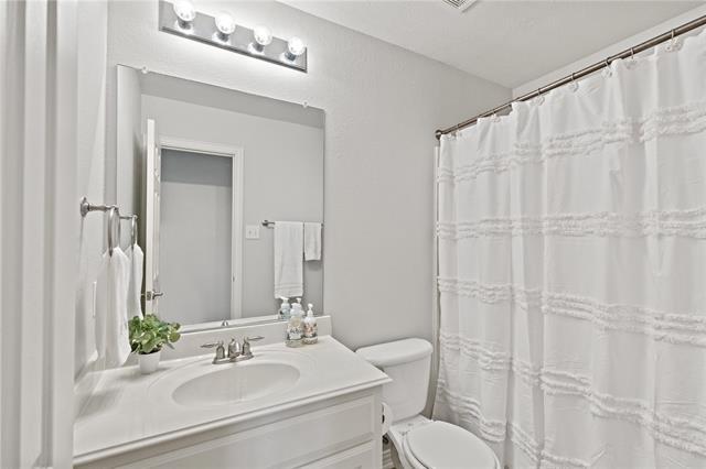 Building Photo - 2655 Lake Ridge Dr