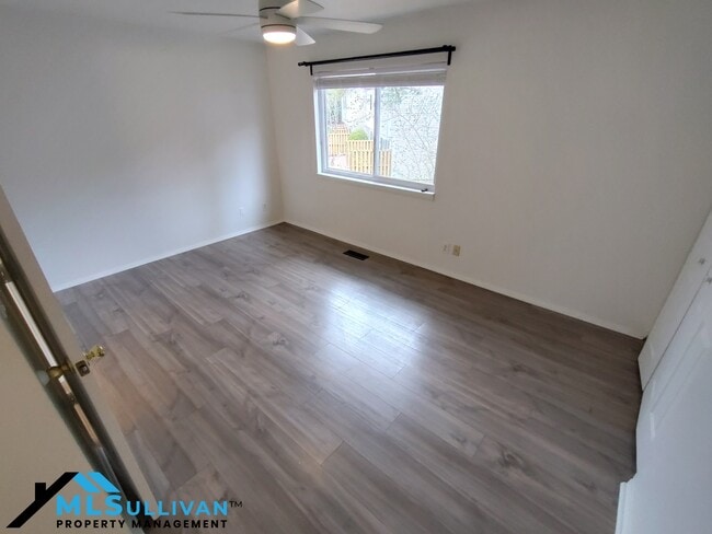 Building Photo - 220 Elizabeth St