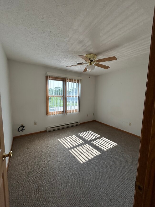 Building Photo - 651 Sturbridge Dr