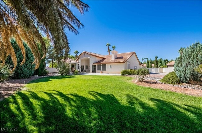 Building Photo - 1400 Castle Crest Dr