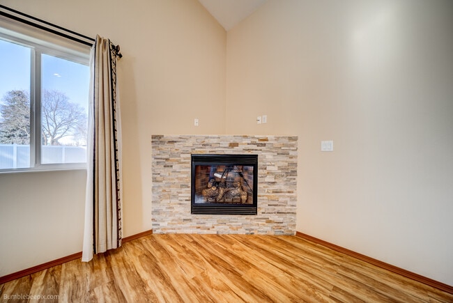 Building Photo - 1923 N Nelson St