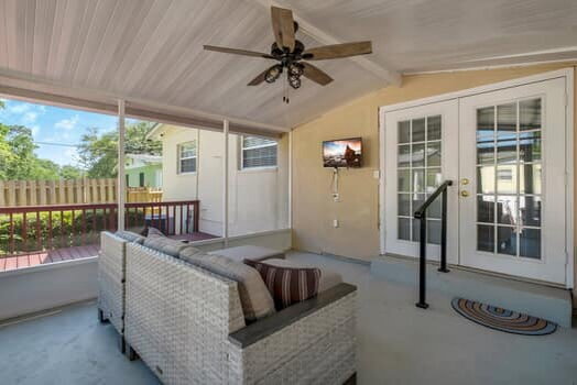 Building Photo - $250 Off Your Second Month's Rent + $250 Referral Bonus | Student-Friendly 3BR Home Minutes from ...