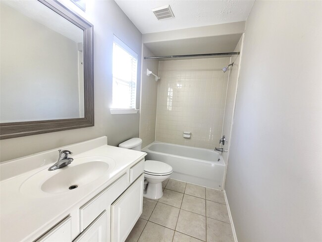 Building Photo - 7415 Hollister Ridge