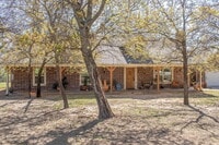 Building Photo - 3 bedroom home on acreage