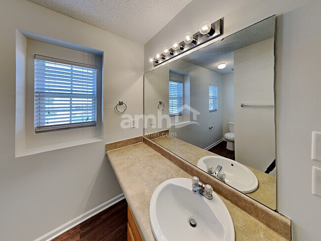 Building Photo - 441 Tribune Dr