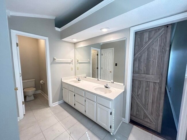 Building Photo - 6688 Laurel Valley Dr