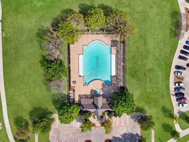 Building Photo - 9865 Tanglebrush Dr