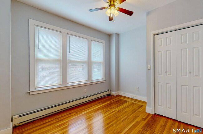 Building Photo - 51 Mead St