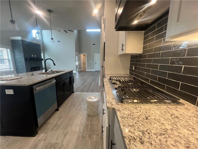 Building Photo - 7301 SW Basswood Ave