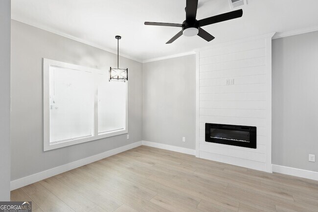 Building Photo - 232 Brad St