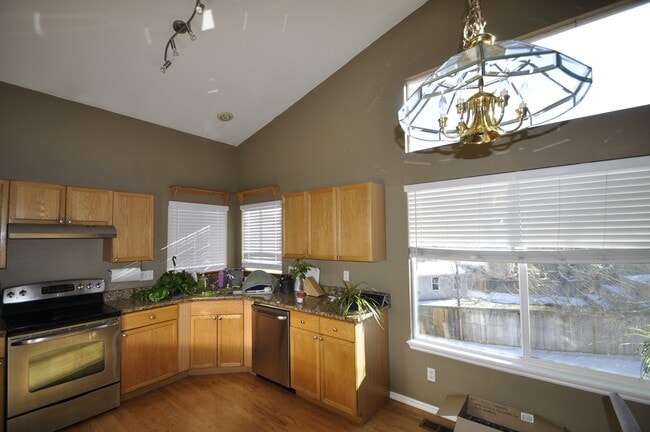 Building Photo - 5108 Sydney Ave