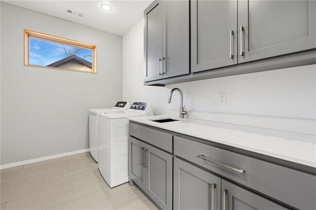 Building Photo - 632 Bella Vista Rd