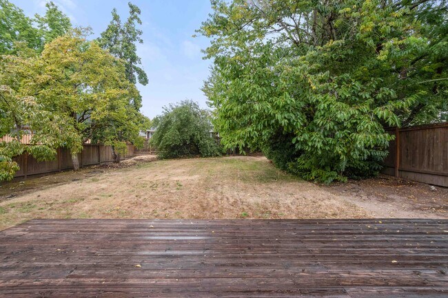 Building Photo - 12323 SW Millview Ct