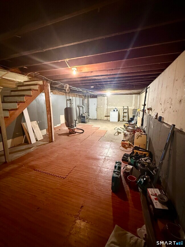 Building Photo - 106 Howard Ave